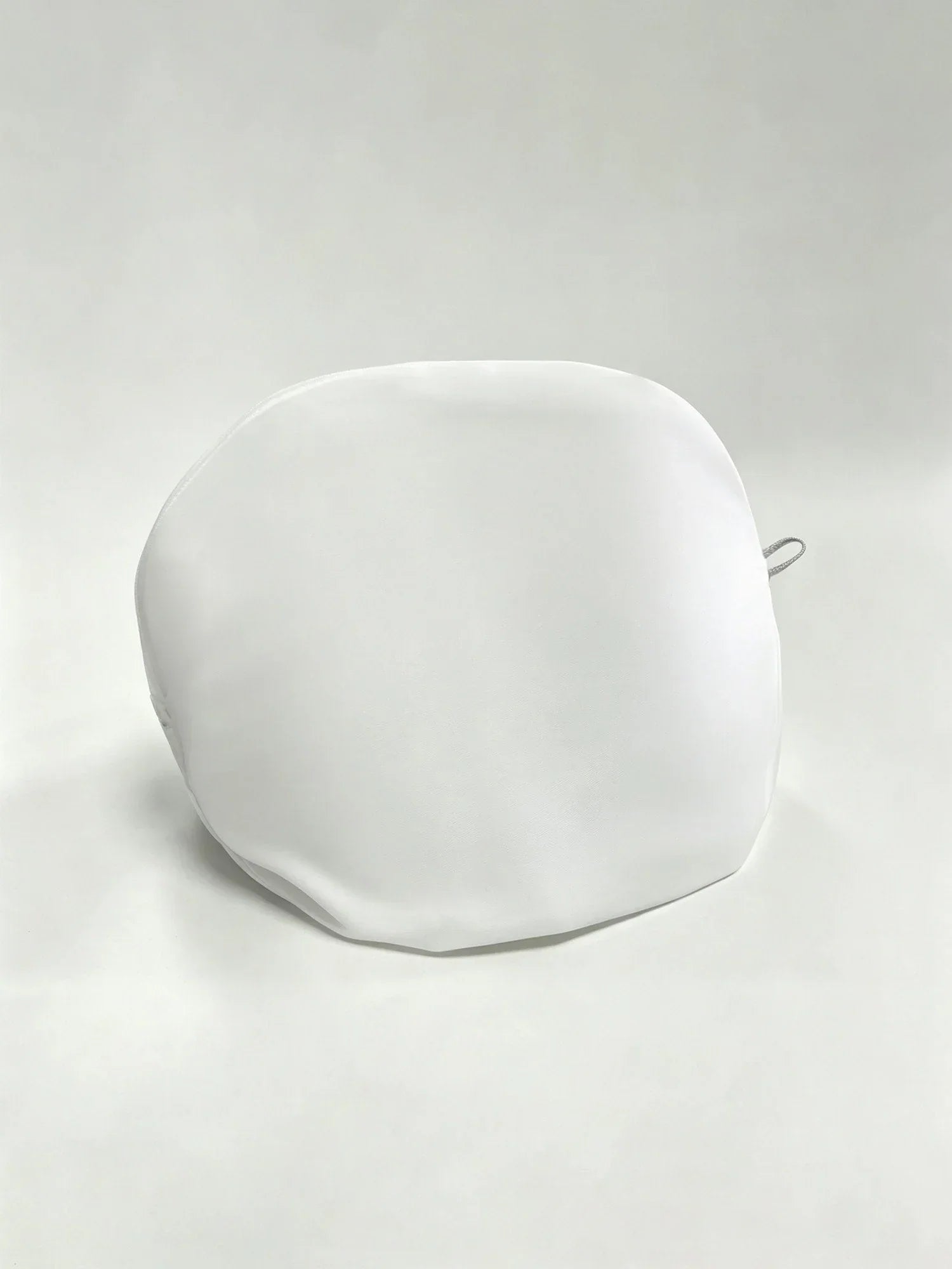 White / L